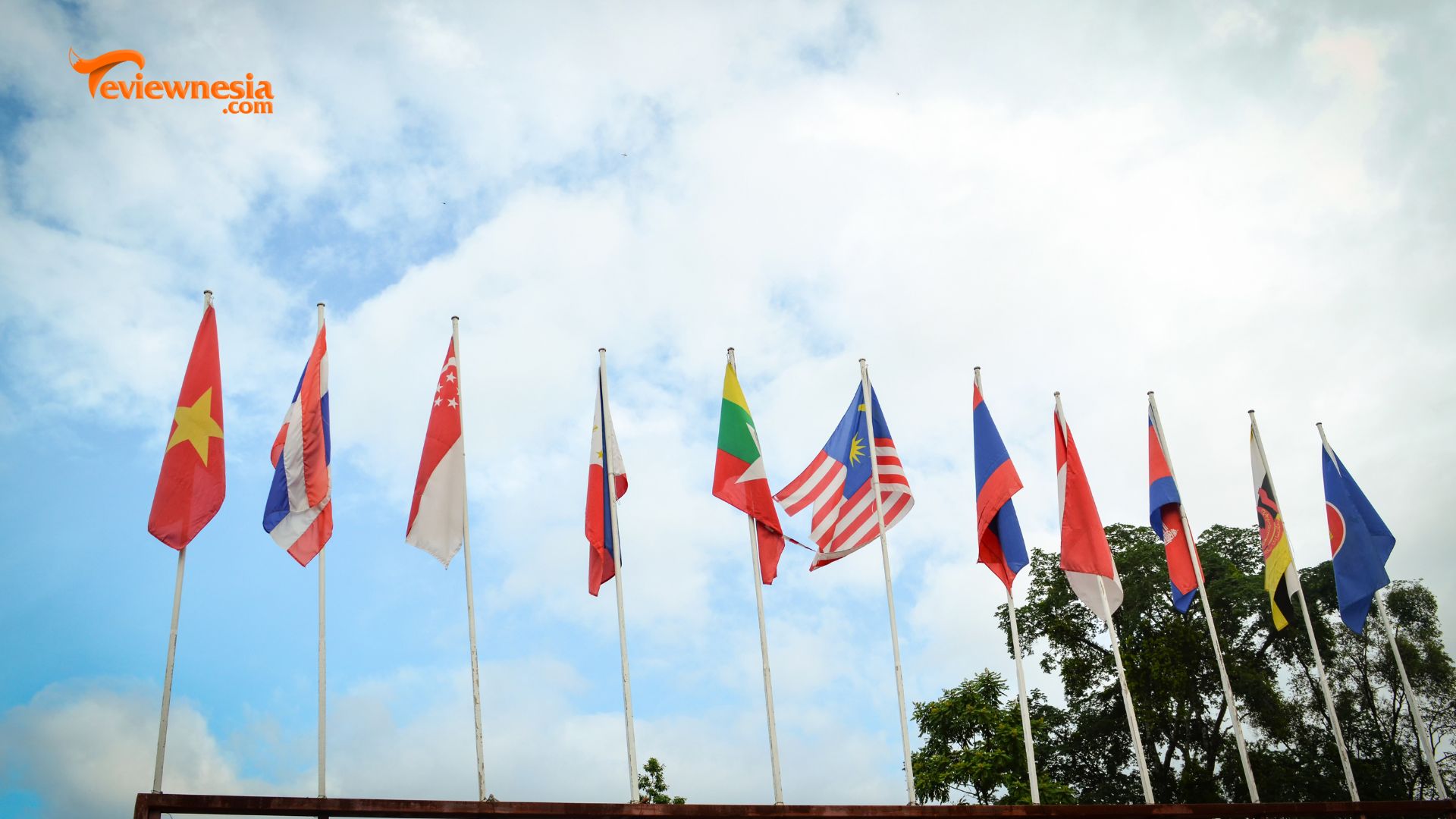 Integrasi Komunitas Sosial Budaya dalam ASEAN Community